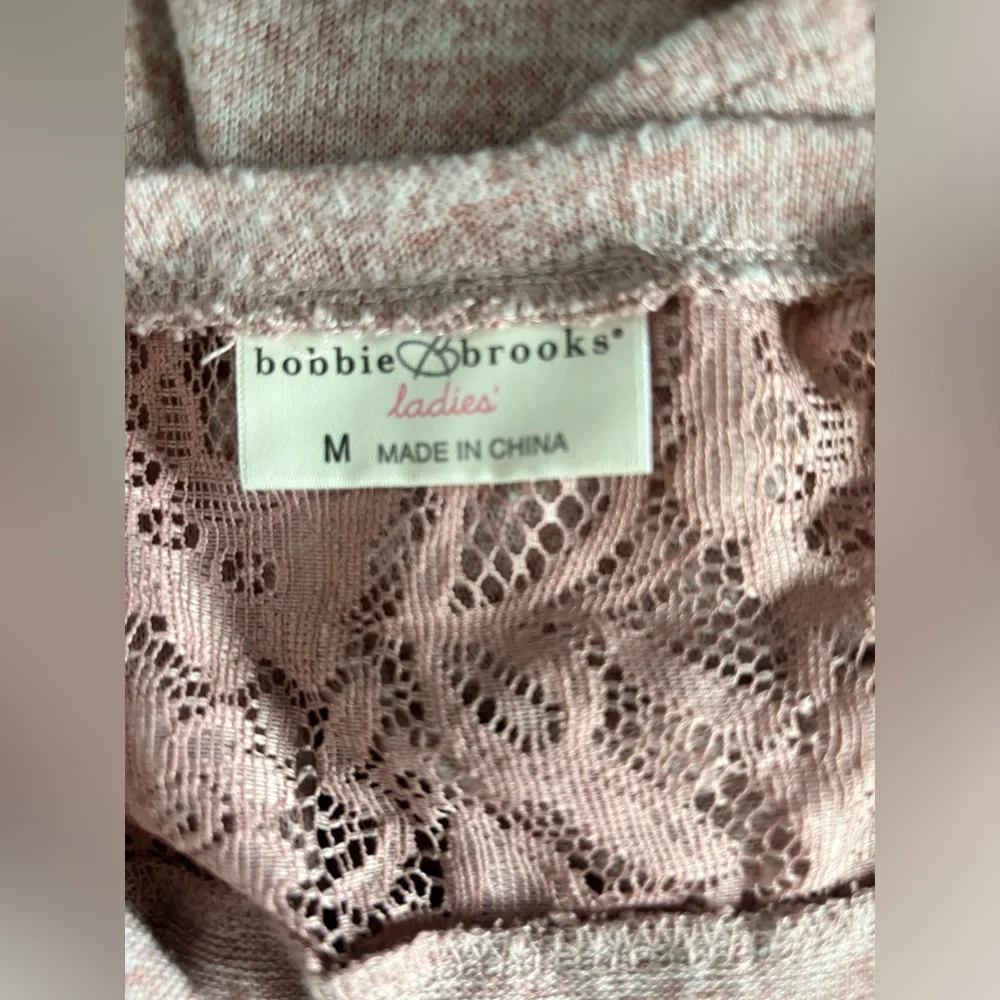 Bobbie Brooks Women’s Criss Cross Neckline Sweater in Blush Pink Sz M